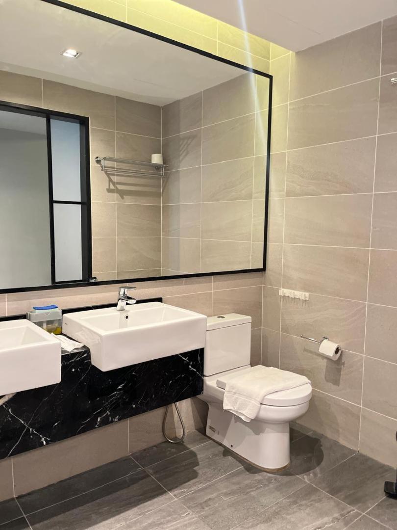 Red M101 By Oak Tree Apartment Куала Лумпур Екстериор снимка