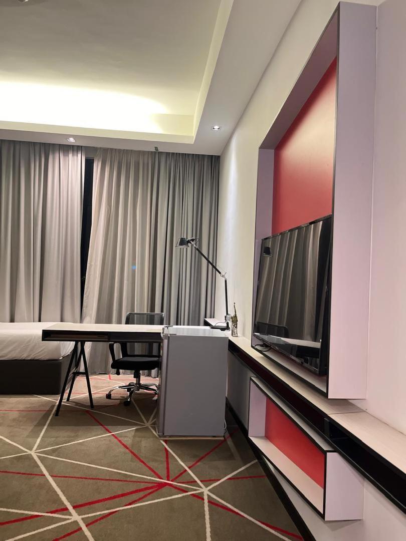 Red M101 By Oak Tree Apartment Куала Лумпур Екстериор снимка